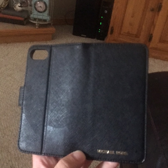 Case - Picture 2 of 3